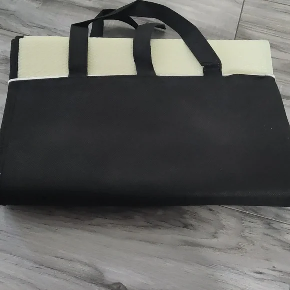 Large folding Beach Mat! Attached inflatable head pillow! 🏖️ - Picture 2 of 6